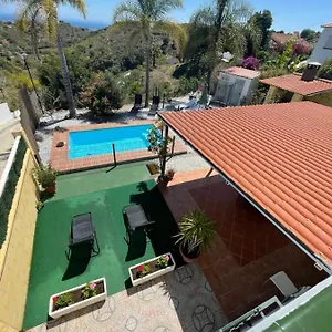 https://villa-la-paz.1costadelsol.com